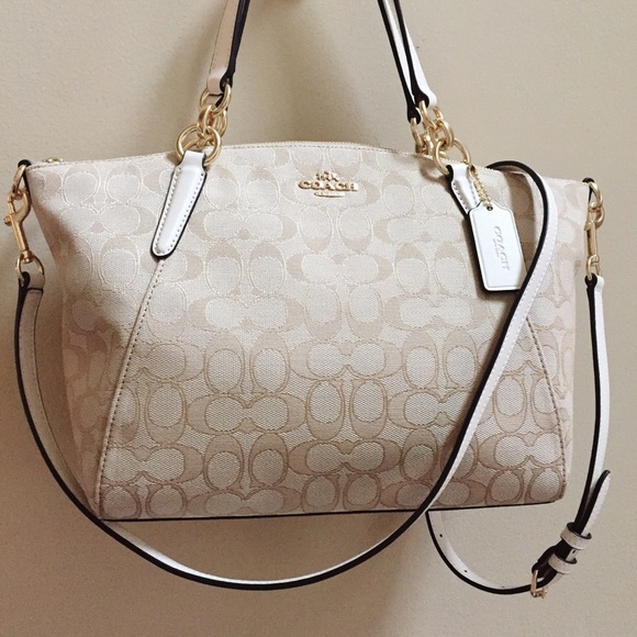 coach small kelsey signature